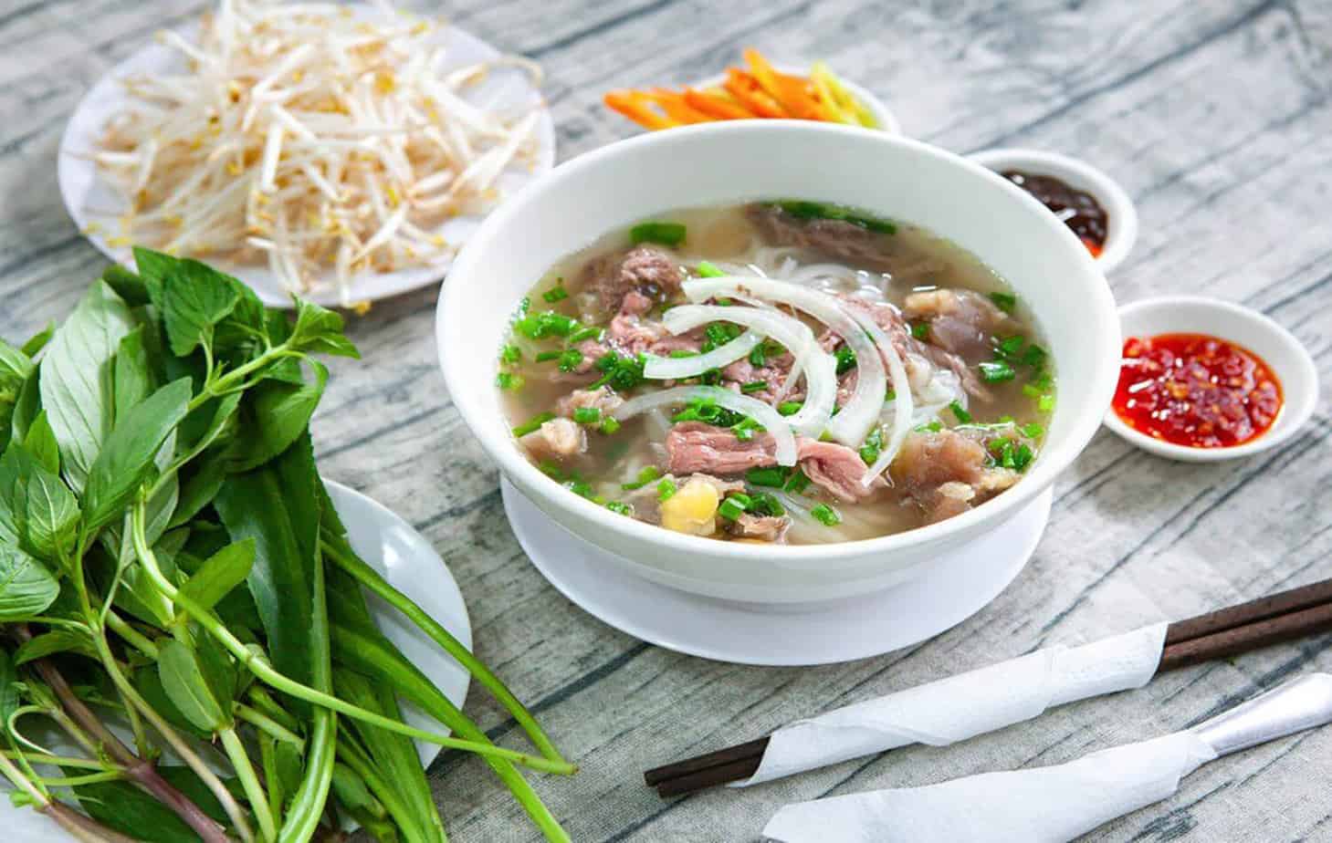 Must Try Dishes In Vietnam Pho1 